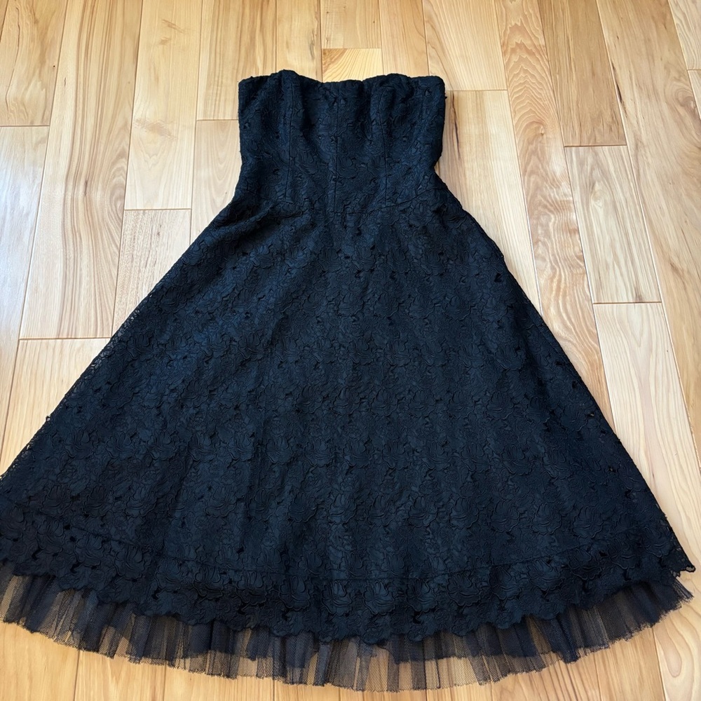 Nicole Miller Collection Black Lace Silk Strapless Tulle Hem Dress